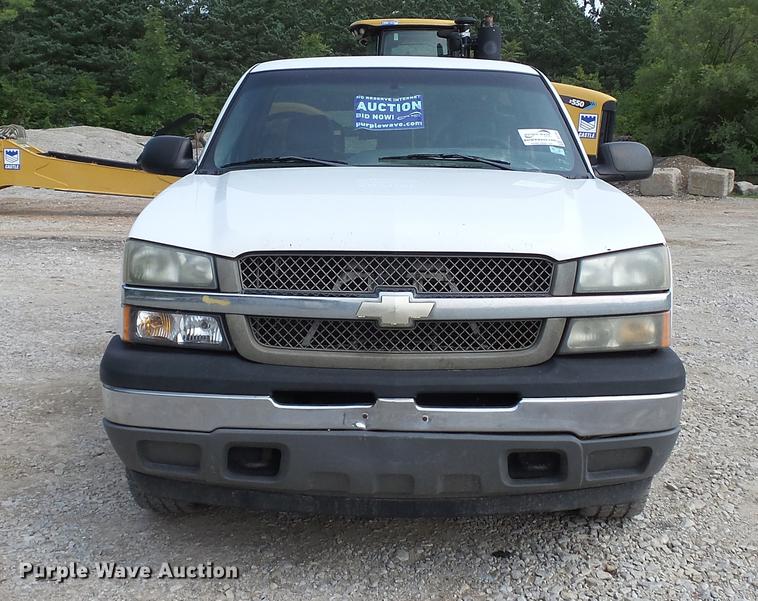 image for item DD7351 2005 Chevrolet Silverado 1500 pickup truck