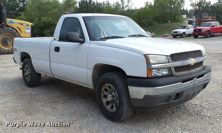 image for item DD7351 2005 Chevrolet Silverado 1500 pickup truck