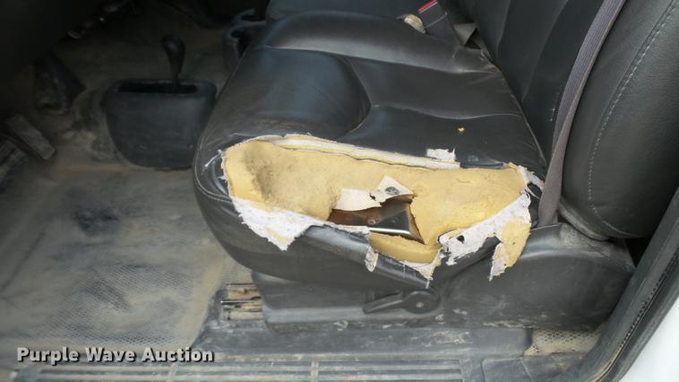 image for item DD7351 2005 Chevrolet Silverado 1500 pickup truck