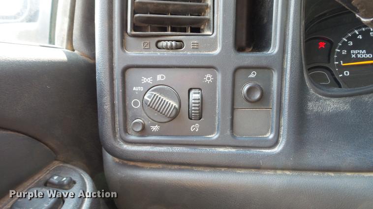 image for item DD7351 2005 Chevrolet Silverado 1500 pickup truck