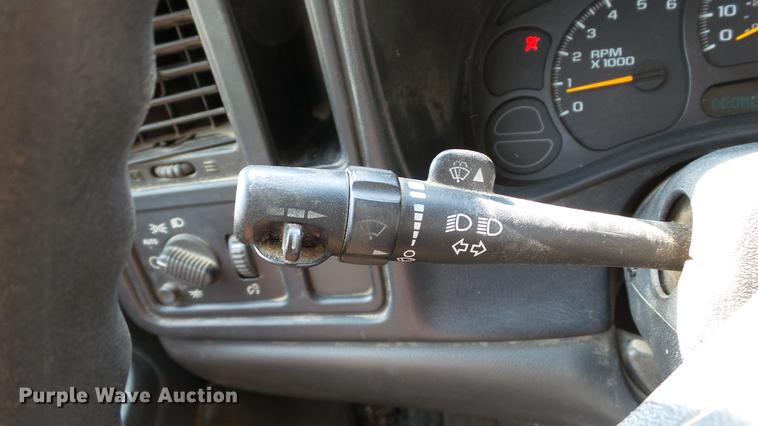 image for item DD7351 2005 Chevrolet Silverado 1500 pickup truck