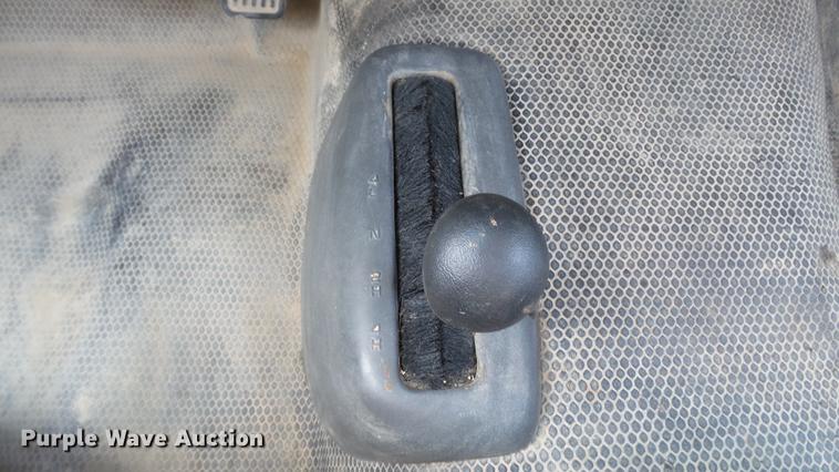 image for item DD7351 2005 Chevrolet Silverado 1500 pickup truck