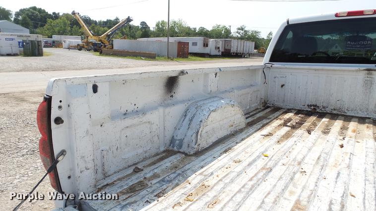 image for item DD7351 2005 Chevrolet Silverado 1500 pickup truck