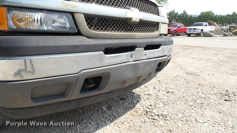 image for item DD7351 2005 Chevrolet Silverado 1500 pickup truck