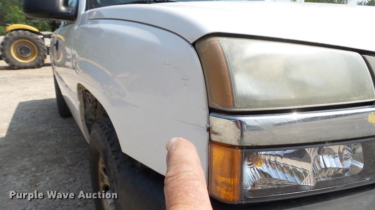 image for item DD7351 2005 Chevrolet Silverado 1500 pickup truck