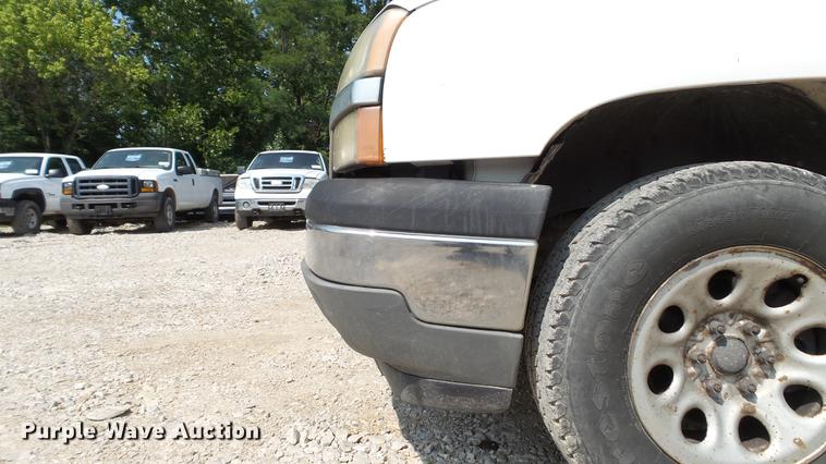 image for item DD7351 2005 Chevrolet Silverado 1500 pickup truck