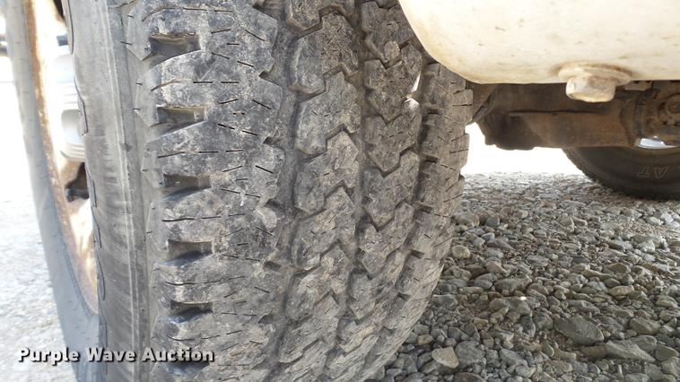 image for item DD7351 2005 Chevrolet Silverado 1500 pickup truck