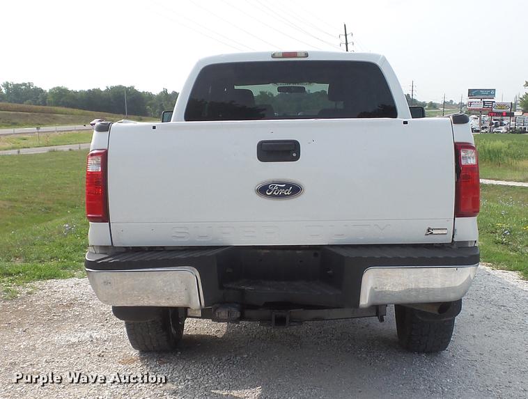 image for item DD7352 2011 Ford F250 Super Duty XLT SuperCab pickup truck