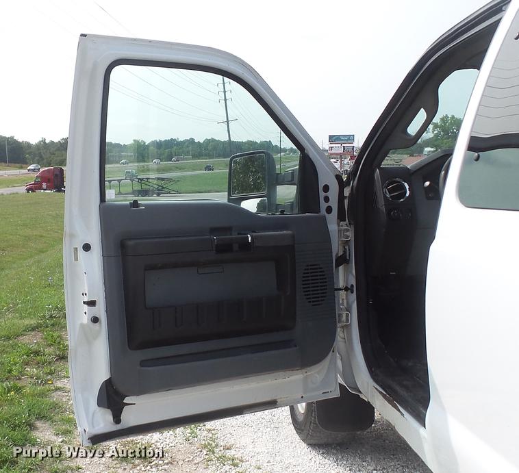 image for item DD7352 2011 Ford F250 Super Duty XLT SuperCab pickup truck