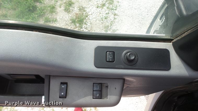 image for item DD7352 2011 Ford F250 Super Duty XLT SuperCab pickup truck