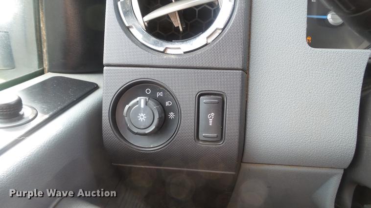 image for item DD7352 2011 Ford F250 Super Duty XLT SuperCab pickup truck