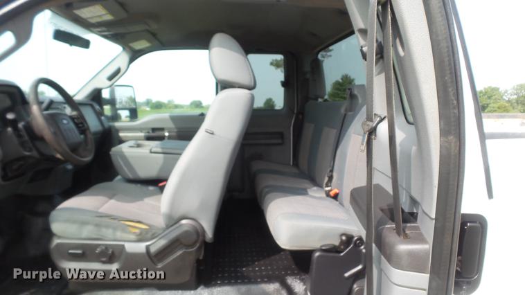 image for item DD7352 2011 Ford F250 Super Duty XLT SuperCab pickup truck