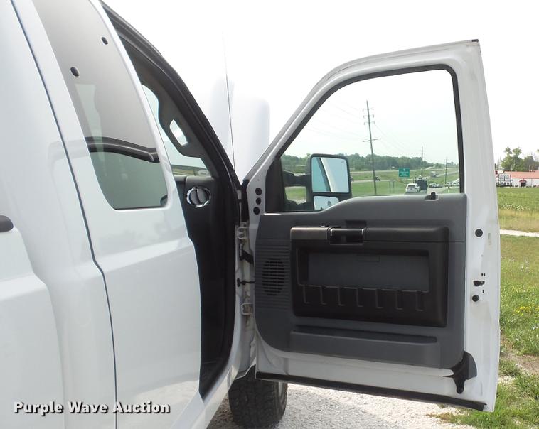 image for item DD7352 2011 Ford F250 Super Duty XLT SuperCab pickup truck