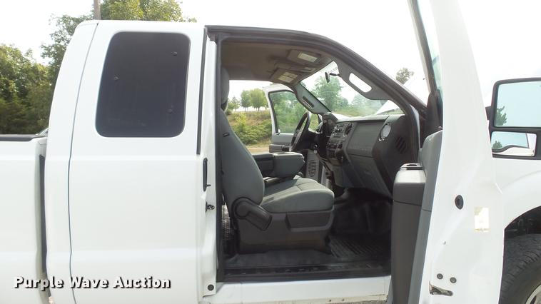 image for item DD7352 2011 Ford F250 Super Duty XLT SuperCab pickup truck