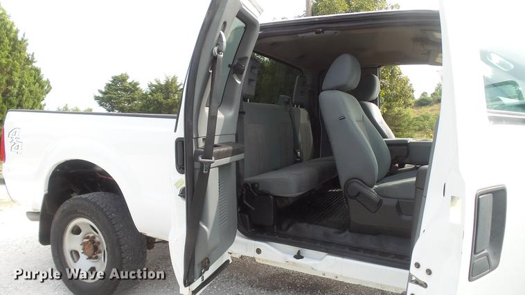 image for item DD7352 2011 Ford F250 Super Duty XLT SuperCab pickup truck