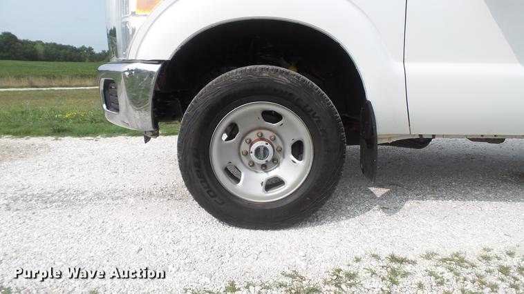 image for item DD7352 2011 Ford F250 Super Duty XLT SuperCab pickup truck