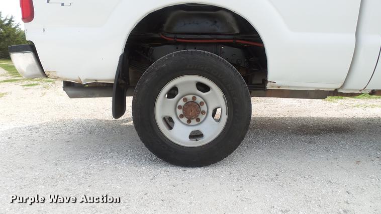 image for item DD7352 2011 Ford F250 Super Duty XLT SuperCab pickup truck