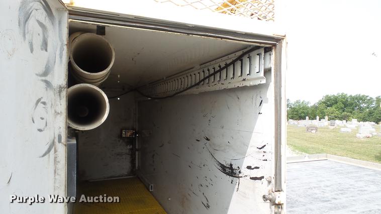 image for item DD7353 2003 Ford F550 Super Duty XL Crew Cab flatbed truck