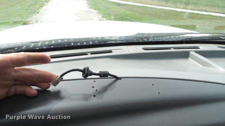 image for item DD7353 2003 Ford F550 Super Duty XL Crew Cab flatbed truck