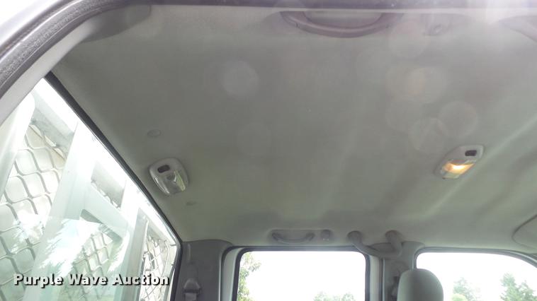 image for item DD7353 2003 Ford F550 Super Duty XL Crew Cab flatbed truck