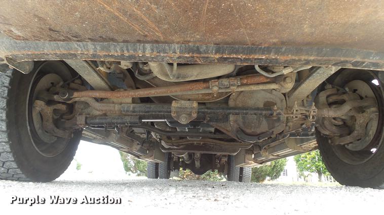 image for item DD7353 2003 Ford F550 Super Duty XL Crew Cab flatbed truck