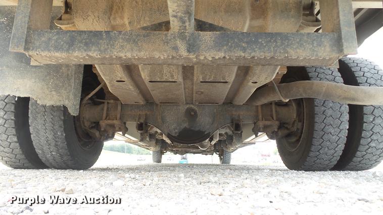 image for item DD7353 2003 Ford F550 Super Duty XL Crew Cab flatbed truck