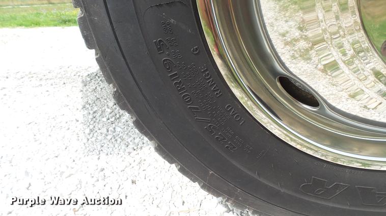 image for item DD7353 2003 Ford F550 Super Duty XL Crew Cab flatbed truck