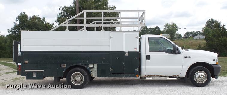image for item DD7354 2004 Ford F350 Super Duty XL utility bed pickup truck