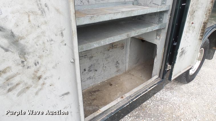 image for item DD7354 2004 Ford F350 Super Duty XL utility bed pickup truck