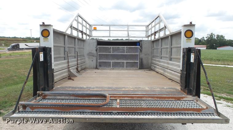 image for item DD7354 2004 Ford F350 Super Duty XL utility bed pickup truck