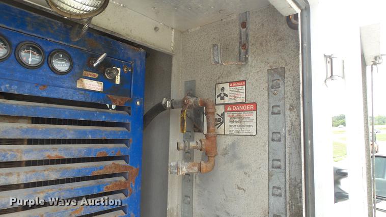 image for item DD7354 2004 Ford F350 Super Duty XL utility bed pickup truck