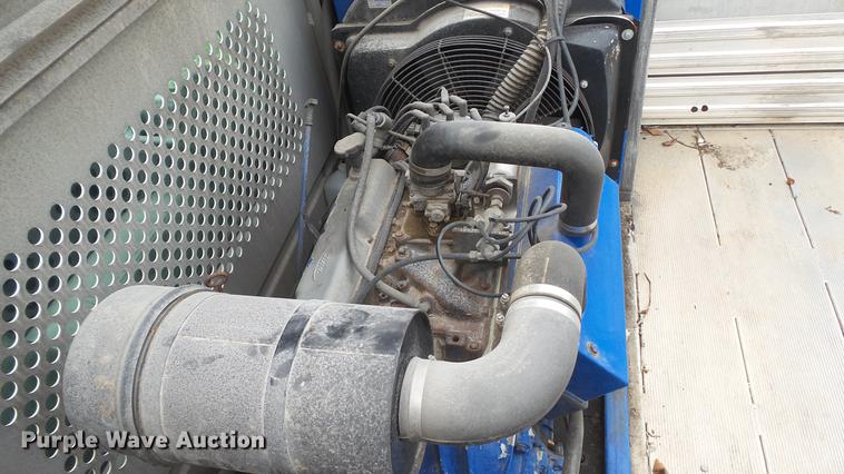 image for item DD7354 2004 Ford F350 Super Duty XL utility bed pickup truck