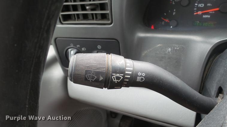 image for item DD7354 2004 Ford F350 Super Duty XL utility bed pickup truck