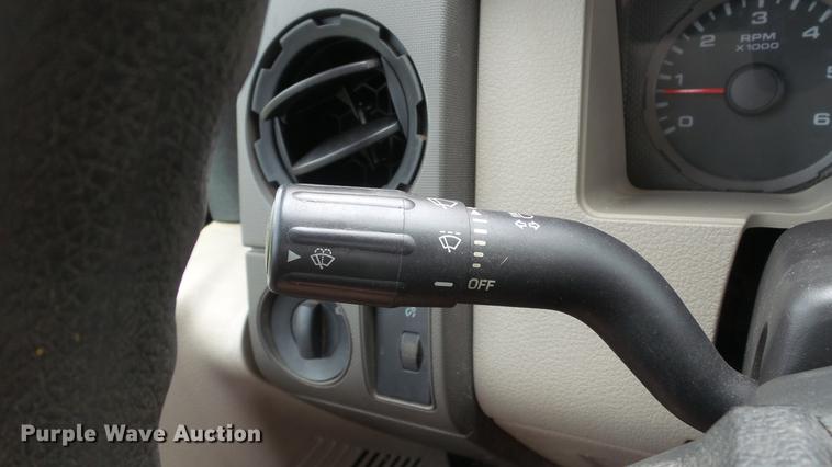 image for item DD7355 2008 Ford F250 Super Duty XL pickup truck