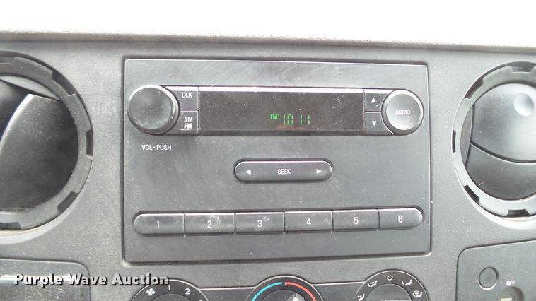 image for item DD7355 2008 Ford F250 Super Duty XL pickup truck