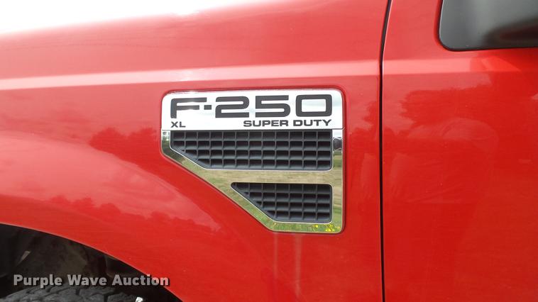 image for item DD7355 2008 Ford F250 Super Duty XL pickup truck