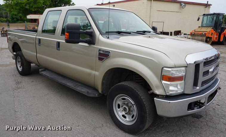 image for item DD7829 2008 Ford F350 Super Duty Crew Cab pickup truck