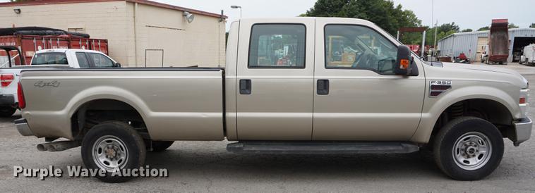 image for item DD7829 2008 Ford F350 Super Duty Crew Cab pickup truck