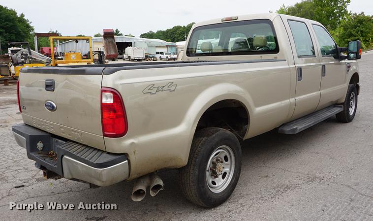 image for item DD7829 2008 Ford F350 Super Duty Crew Cab pickup truck