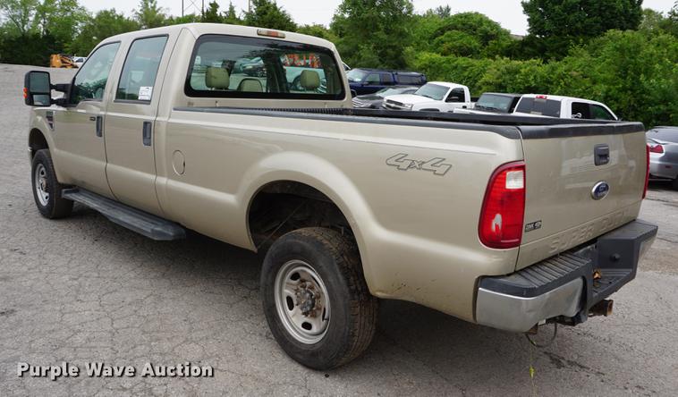 image for item DD7829 2008 Ford F350 Super Duty Crew Cab pickup truck