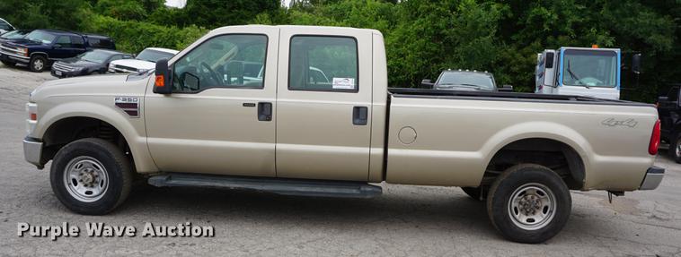 image for item DD7829 2008 Ford F350 Super Duty Crew Cab pickup truck