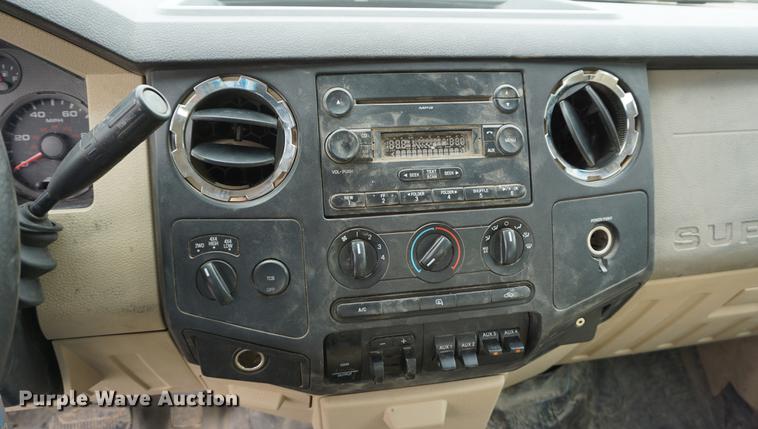 image for item DD7829 2008 Ford F350 Super Duty Crew Cab pickup truck