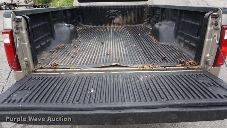 image for item DD7829 2008 Ford F350 Super Duty Crew Cab pickup truck