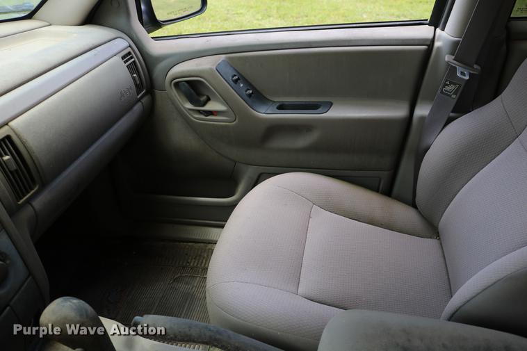 image for item DD8228 2002 Jeep Grand Cherokee SUV