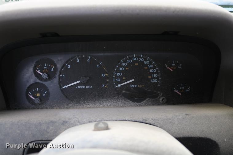 image for item DD8228 2002 Jeep Grand Cherokee SUV