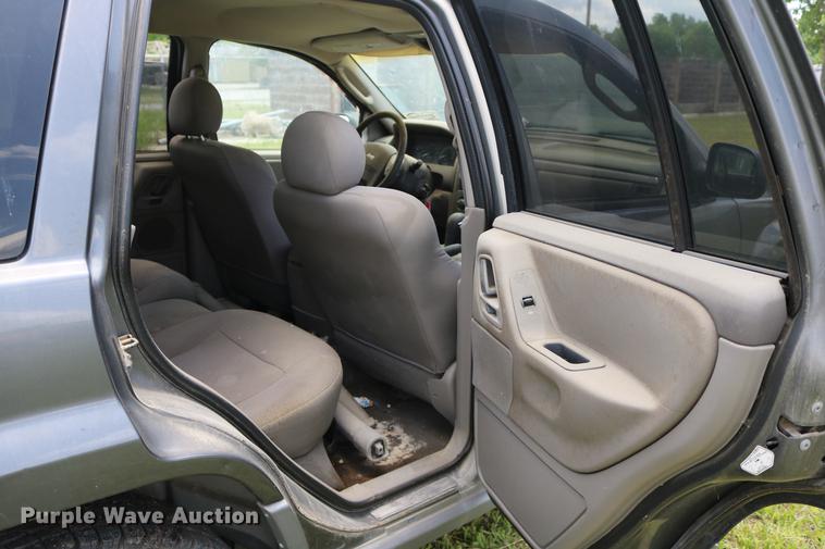 image for item DD8228 2002 Jeep Grand Cherokee SUV