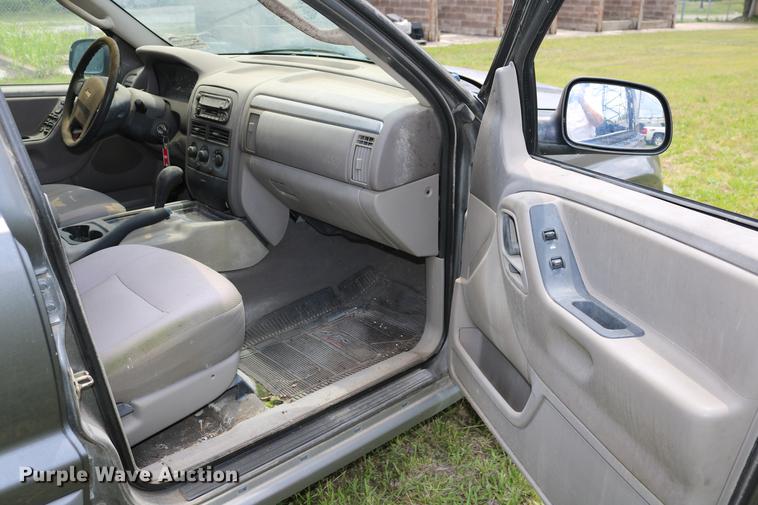 image for item DD8228 2002 Jeep Grand Cherokee SUV