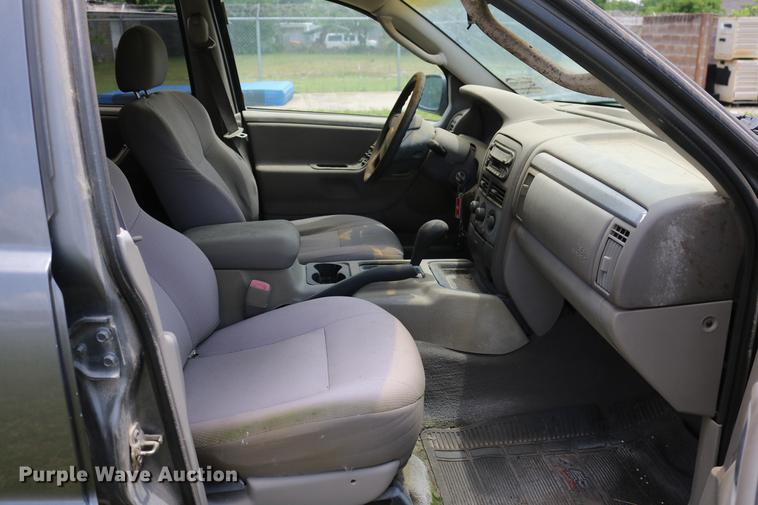 image for item DD8228 2002 Jeep Grand Cherokee SUV