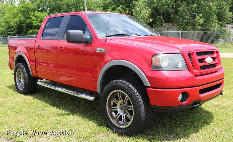 image for item DD8229 2007 Ford F150 SuperCrew pickup truck