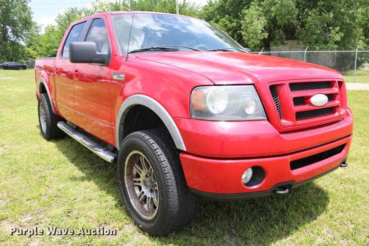 image for item DD8229 2007 Ford F150 SuperCrew pickup truck